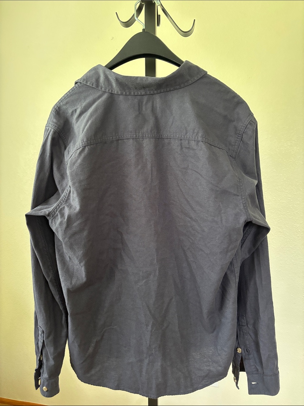 Patagonia Men's Button-Down Shirt in Dark Blue - Picture 7 of 7